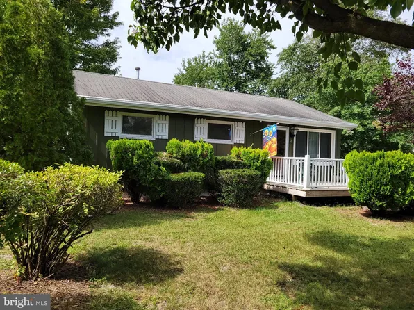 16 Holly Blvd, Southampton, NJ 08088