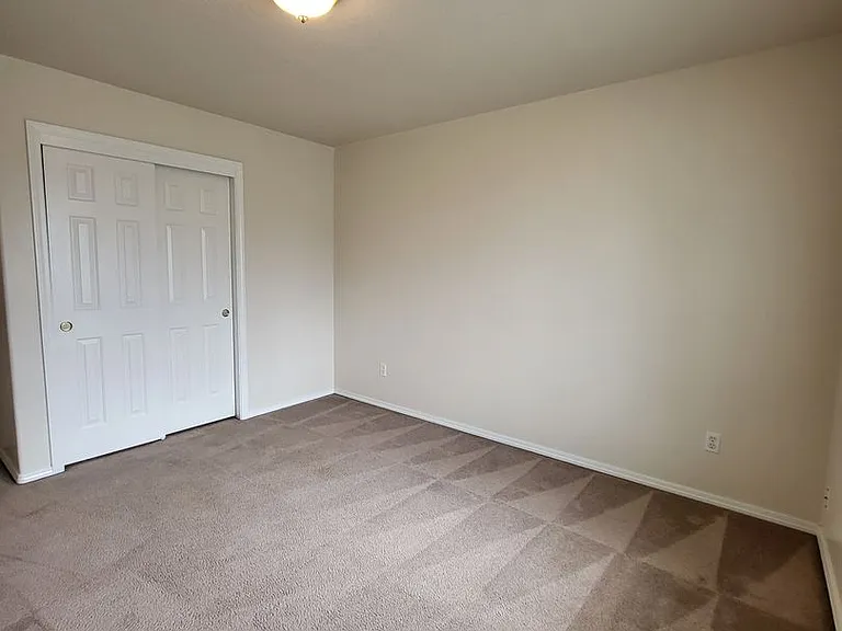 147-Michael Duplex — Photo 11