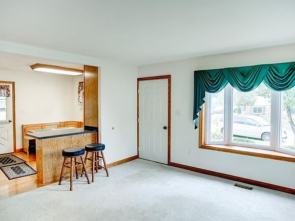 5th image of 3016 Sudbury Dr