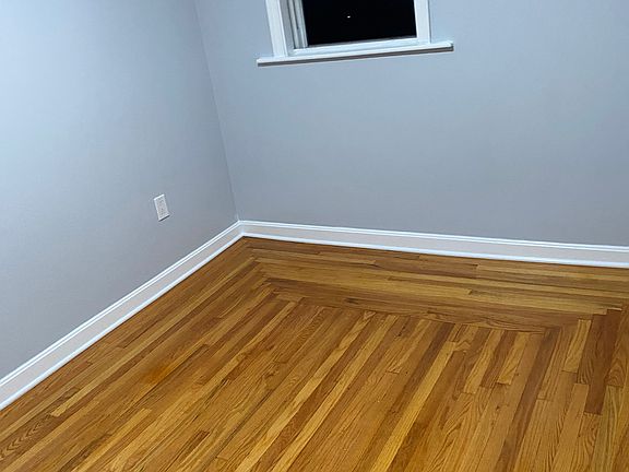 4th image of 364 Washington St