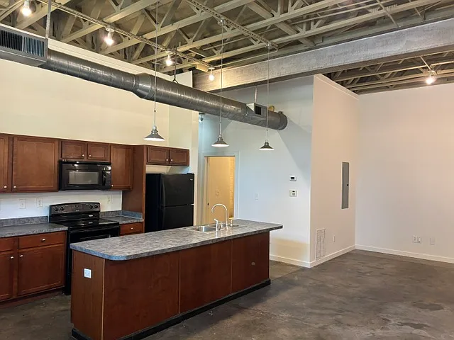 2 bed, 2.5 bath, 1200 sqft, $2,050 — Photo 2