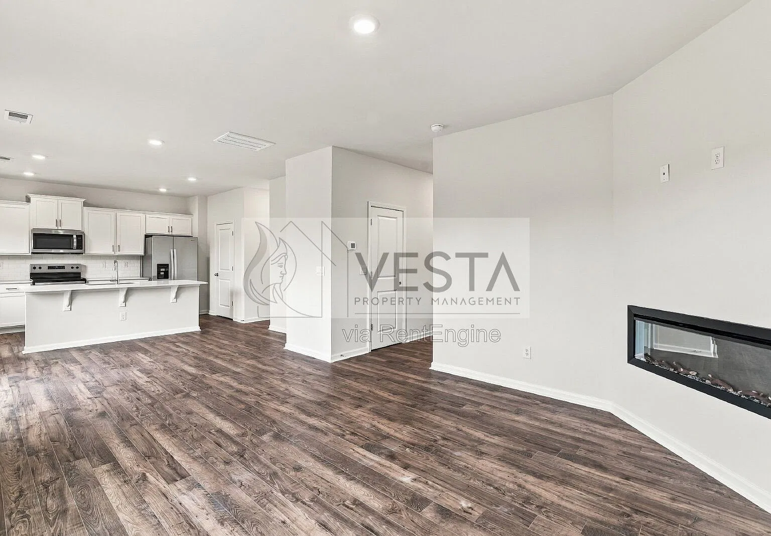 4 bed, 3.5 bath, 2581 sqft, $3,300 — Photo 3