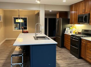 4985 Pleasant Valley Rd, Brighton, MI 48114