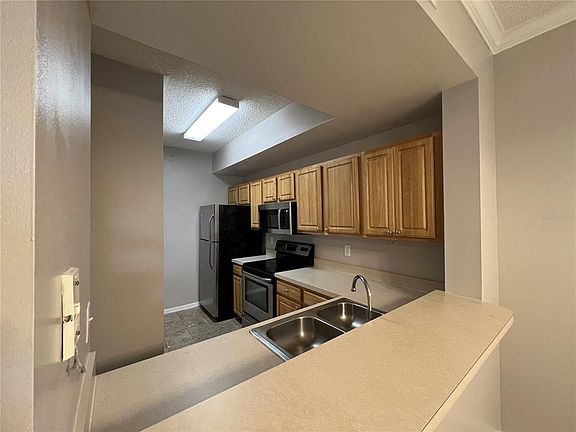 3rd image of 5721 Bentgrass Dr Unit 204