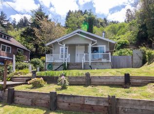 242 Elm Ave, Reedsport, OR 97467