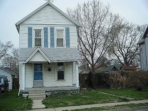 2nd image of 823 Kercher St