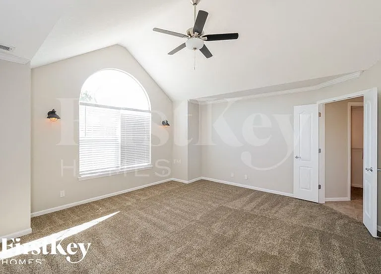 5836 Noreston St — Photo 8