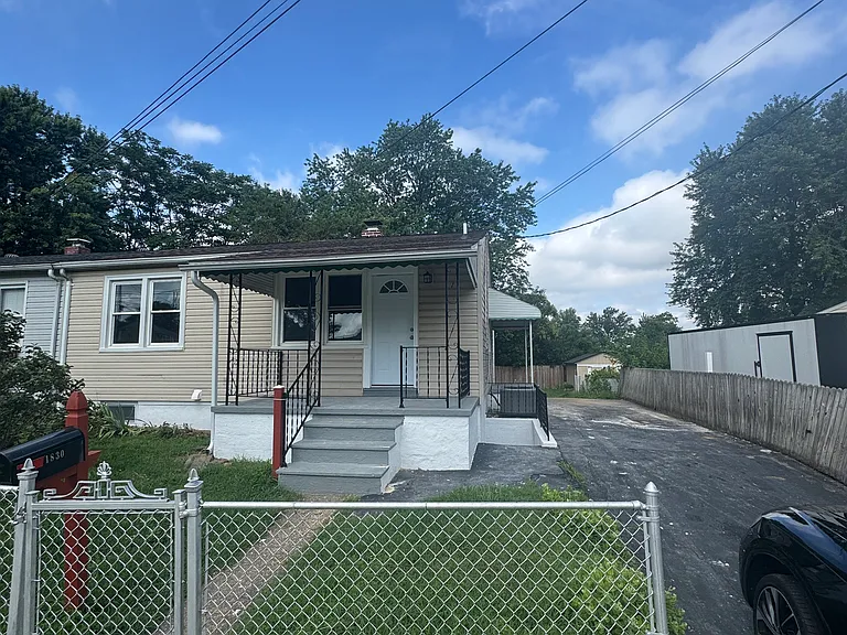 1830 Marshall Rd — Photo 1