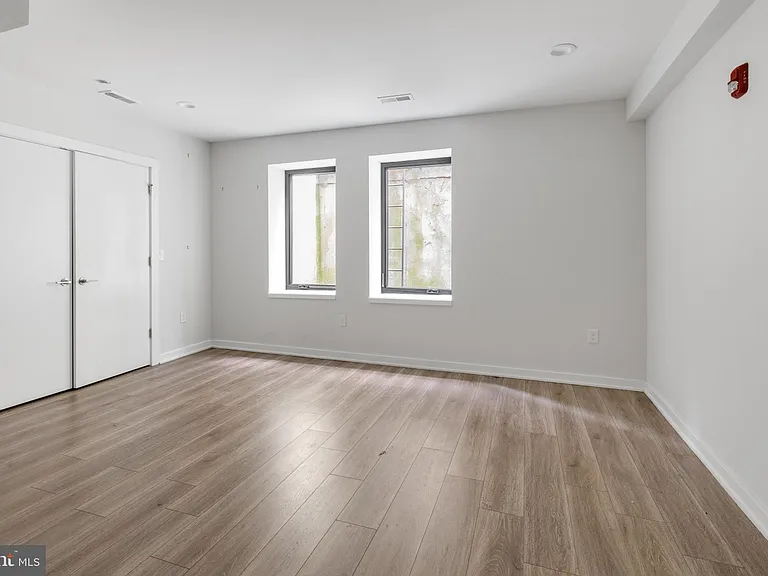 360 Monastery Ave #1R — Photo 10