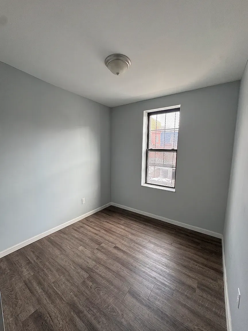 582 Grand Street — Photo 4