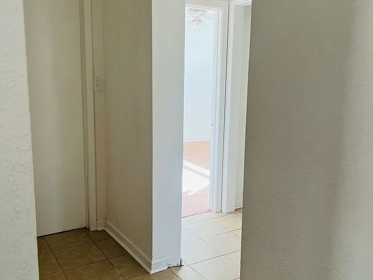438 James St — Photo 12