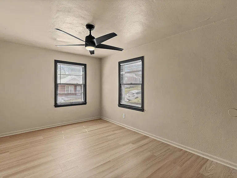 6713 Donald St — Photo 10