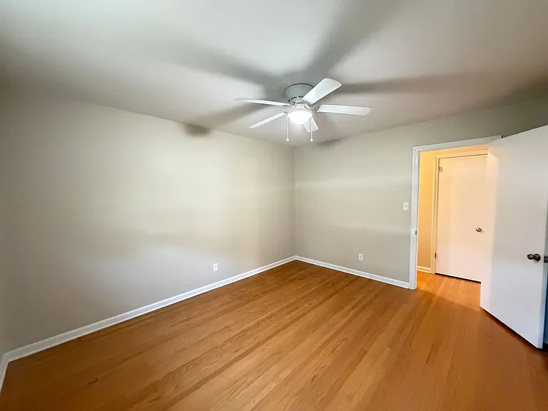 2208 Stephan Ln — Photo 10