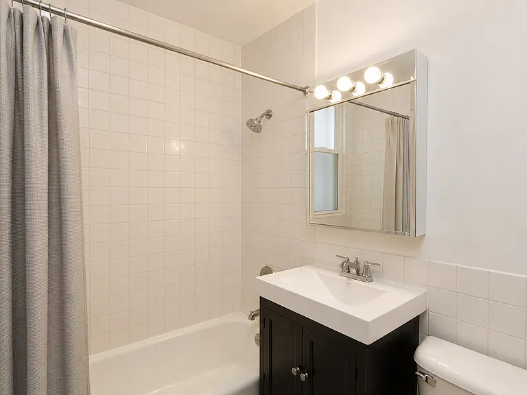 1217 W George St #1F — Photo 19