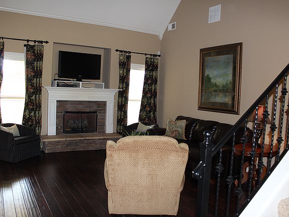2nd image of 2519 Augusta Dr
