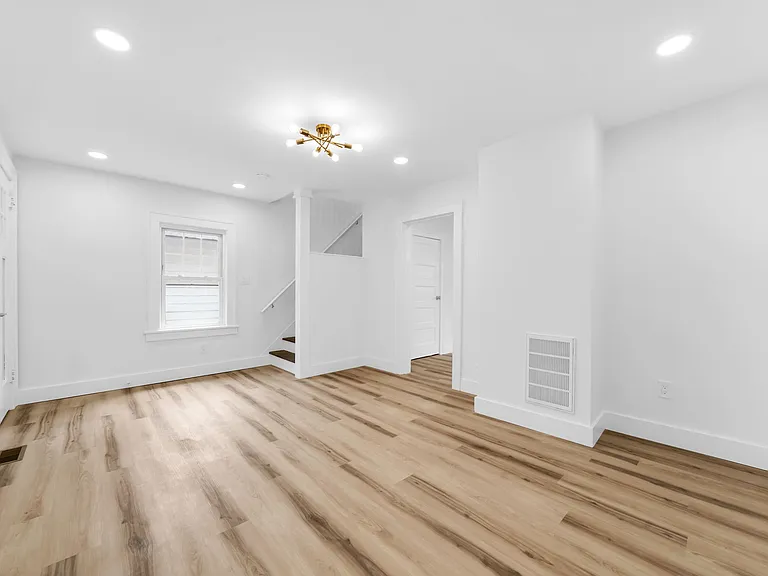 21 Morris Rd — Photo 6