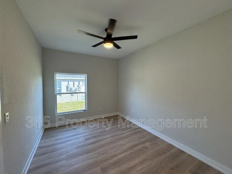 2020 Dorion St — Photo 13