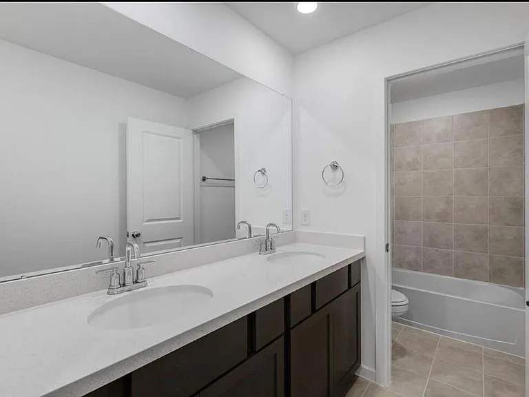 1110 Pecan Tree Ln — Photo 4