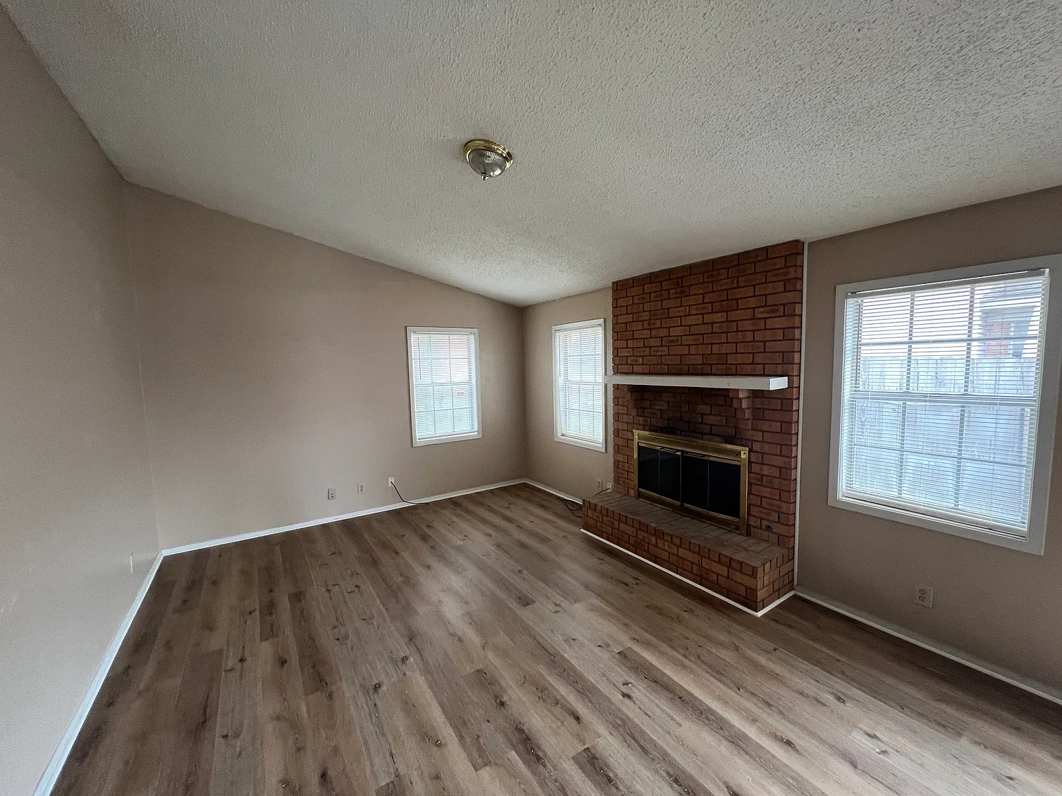 2 bed, 1400 sqft, $1,435 — Photo 2
