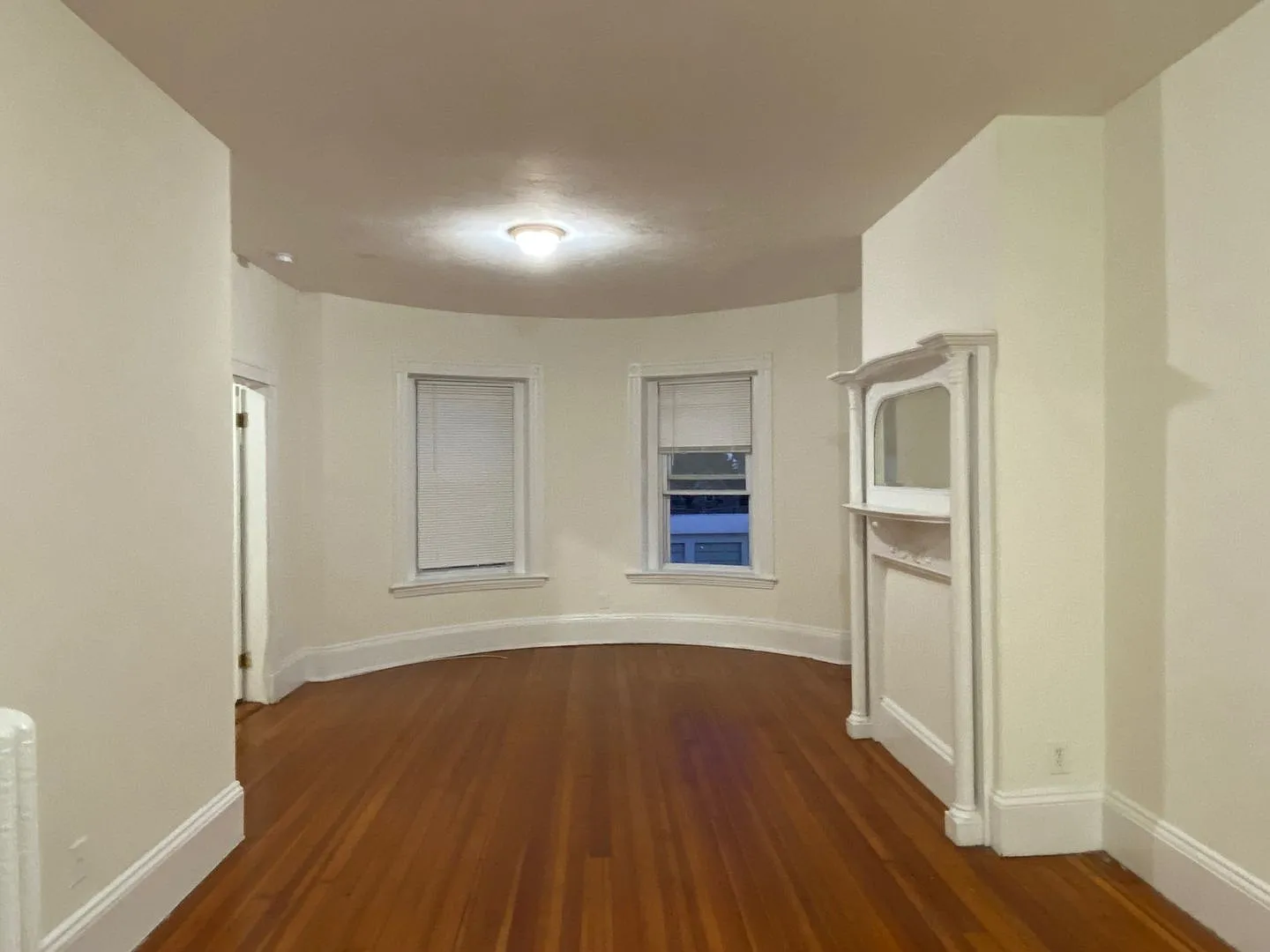 Large, updated sunny 3 bed unit in a prime spot in Allston! — Photo 3