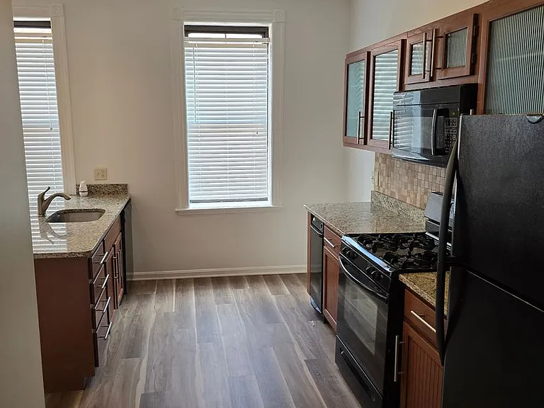 46 Washington St #303 — Photo 3