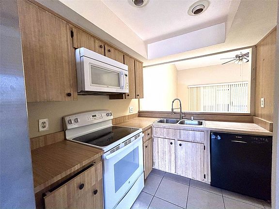 4th image of 5839 Red Dahlia Ct #22