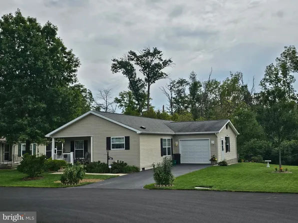541 Springhouse Ct, North Wales, PA 19454