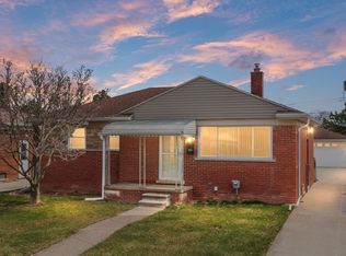 28110 Garfield St, Roseville, MI 48066