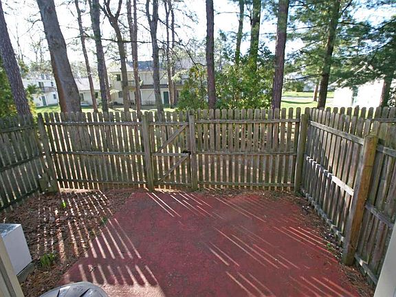 2nd image of 197 Williamsburg Ct