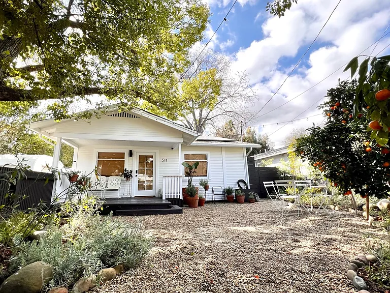 511 Drown Ave — Photo 2