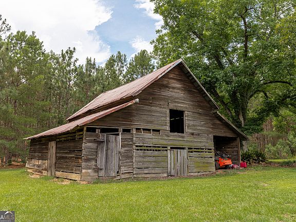 4th image of 1859 Upper River Rd