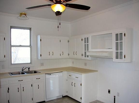 3rd image of 701 S 3rd Ave E