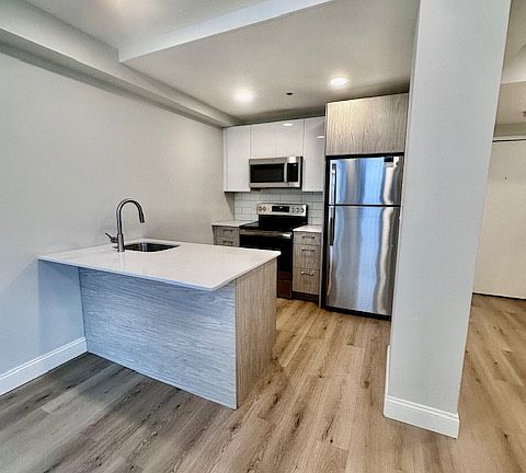 5th image of 199 Park Dr #D