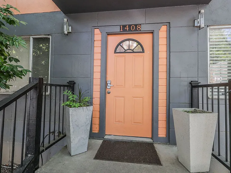 1408 G St — Photo 4