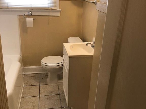 4th image of 2588 Herschel St APT 2