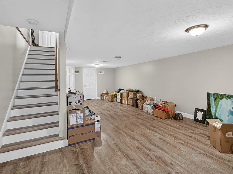 5 Twin Ponds Dr #8 — Photo 30