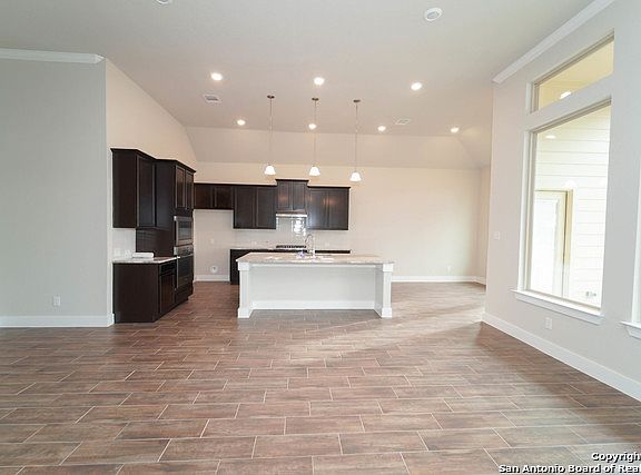 4th image of 3714 Avia Oaks
