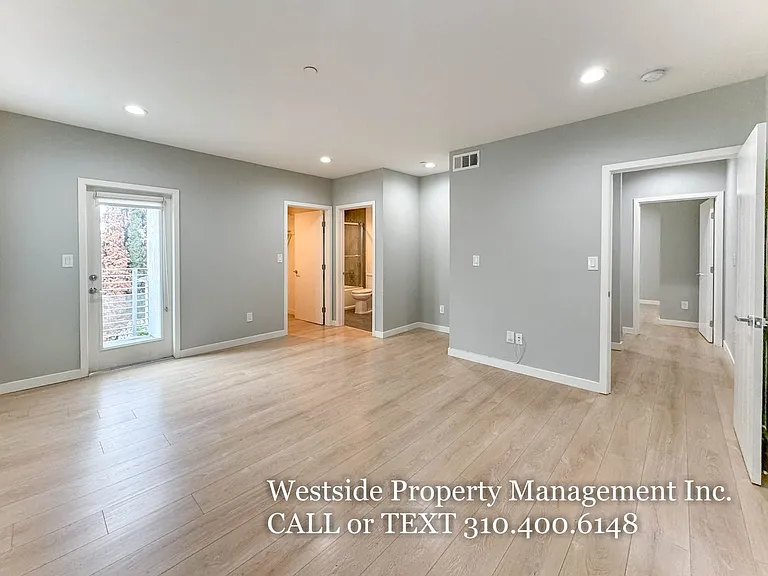 1823 N Van Ness Ave — Photo 16