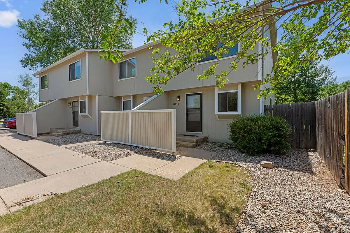 Building Photo - 1925 Ross Ct #D
