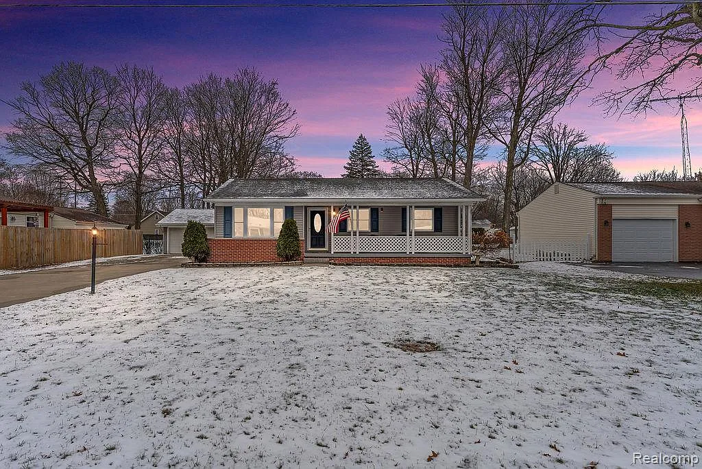 4277 Ashlawn Dr photo 1