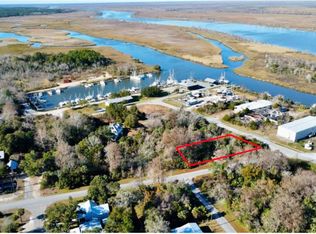 350 Market St, Apalachicola, FL 32320