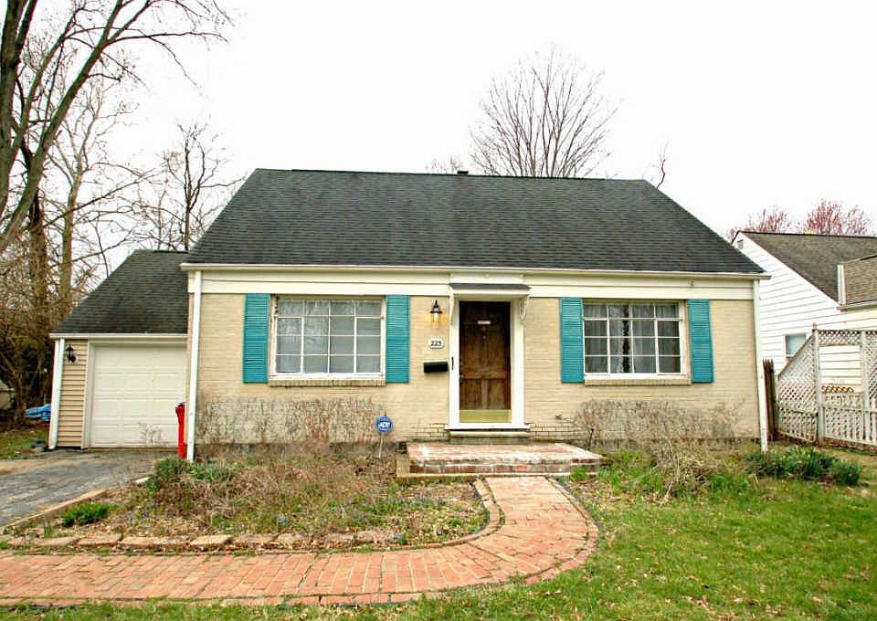 1st image of 223 Selby Blvd E
