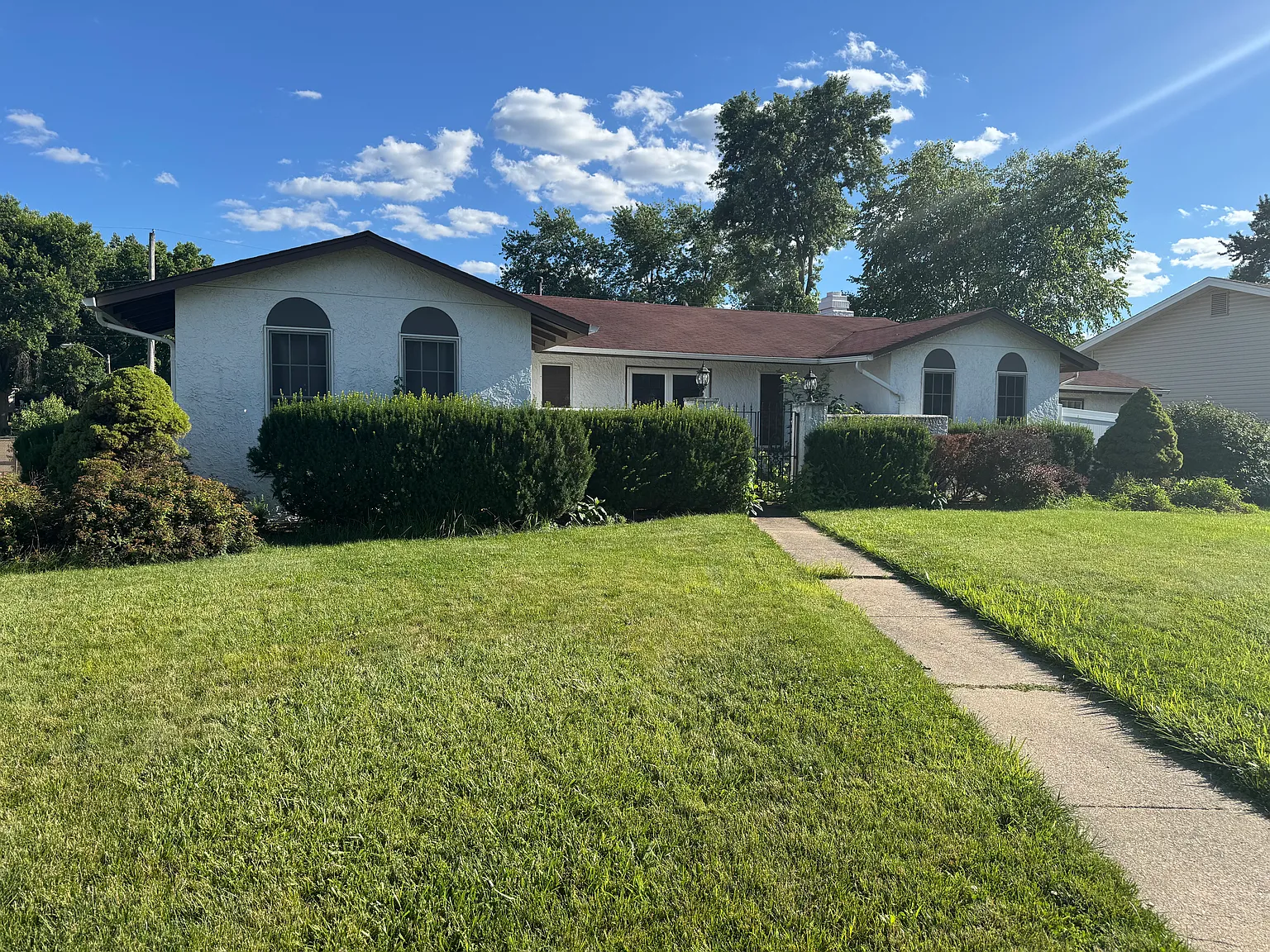 4 bed, 1730 sqft, $2,575 — Photo 3