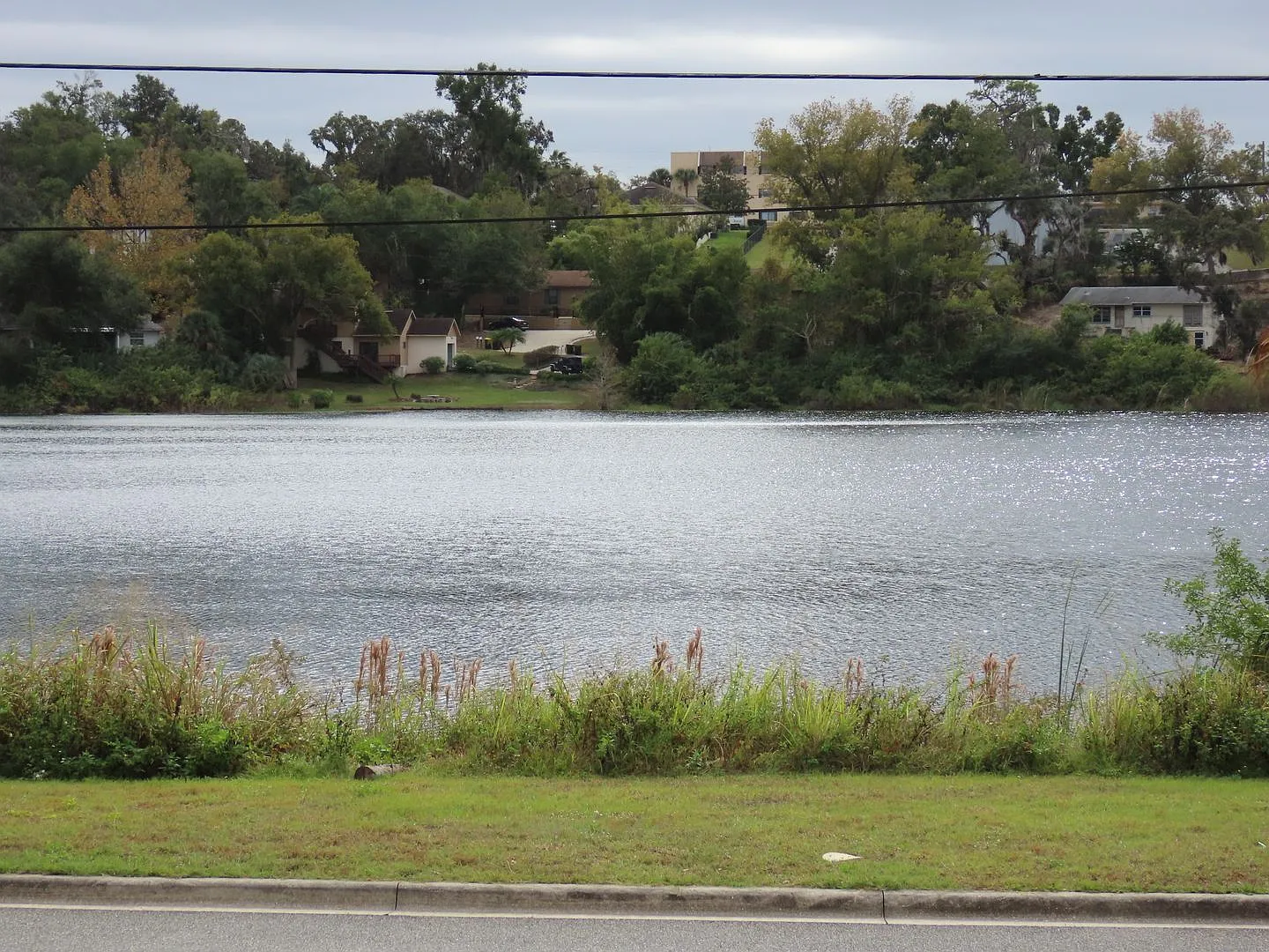 2br/2ba Duplex with Lakeview — Photo 2
