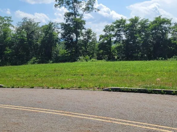 73 Oak Ave, Halifax, PA 17032