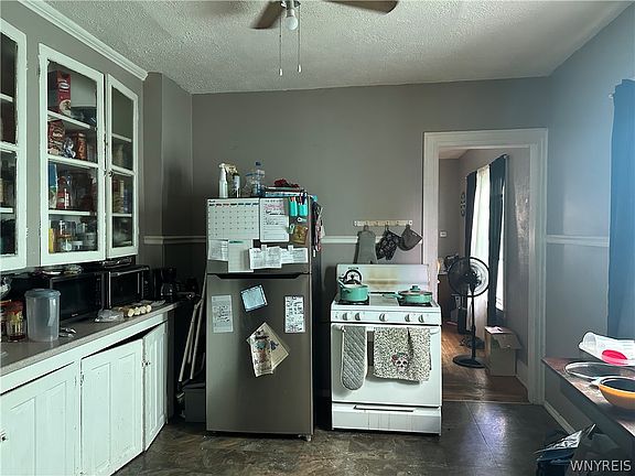 5th image of 85 Hayden St