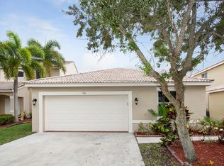 984 Savannah Falls Dr, Weston, FL 33327