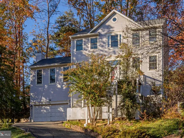 2210 Aquia Dr, Stafford, VA 22554