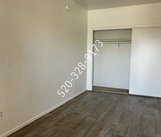 507 E Jacinto St — Photo 6