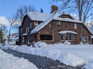 2711 Colchester Rd, Cleveland Heights, OH 44106